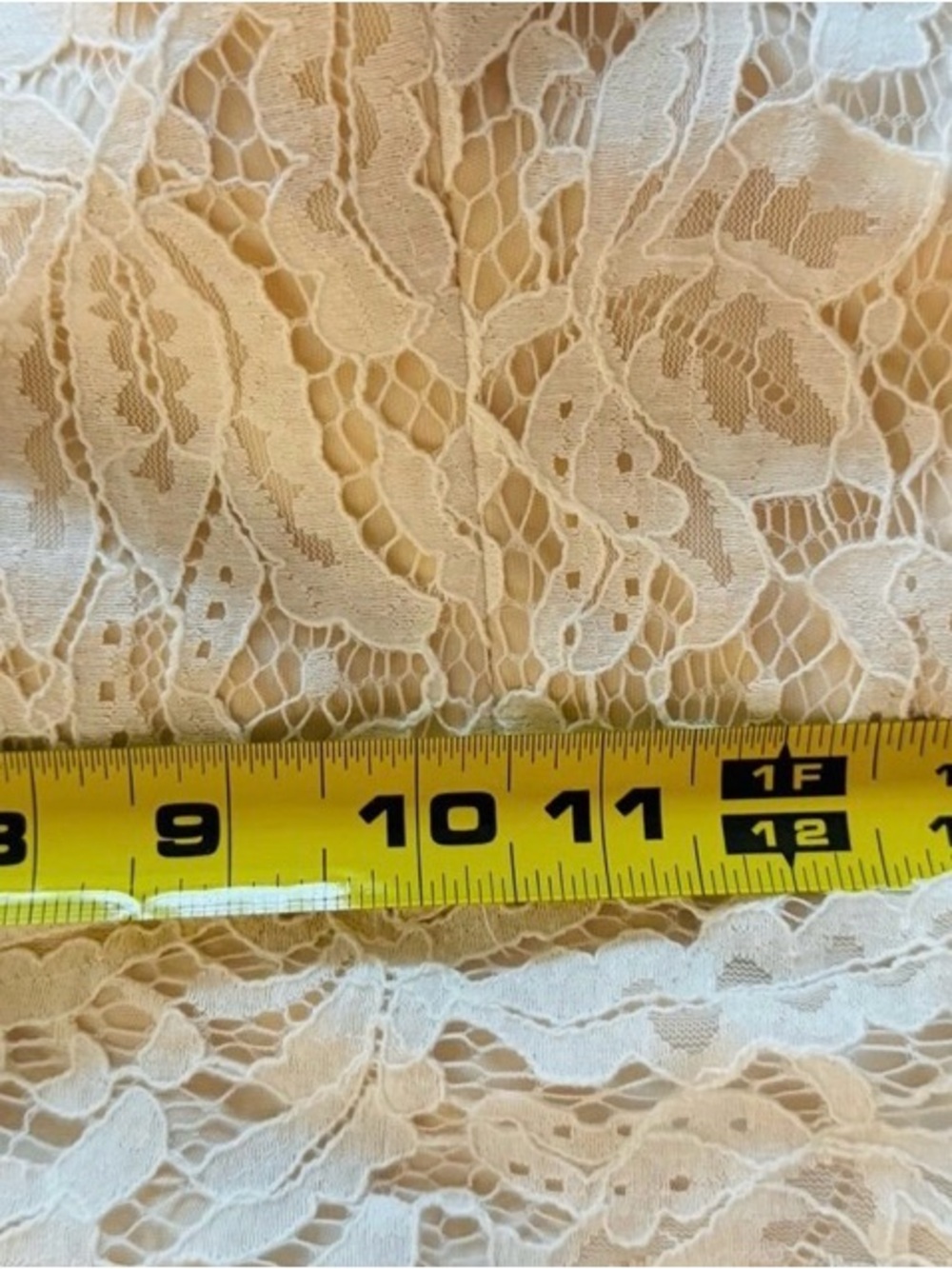 Elegant White Lace Long-Sleeve Bridal Dress - Picture 10 of 12